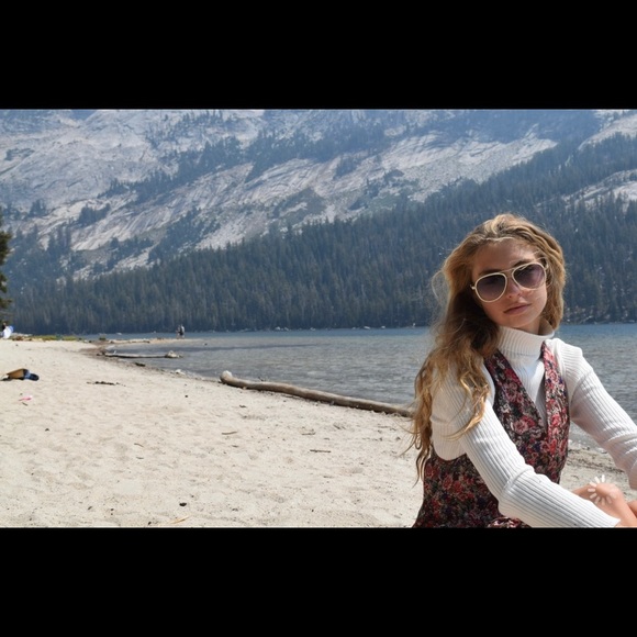 Lina white turtle neck bodysuit - Picture 4 of 6